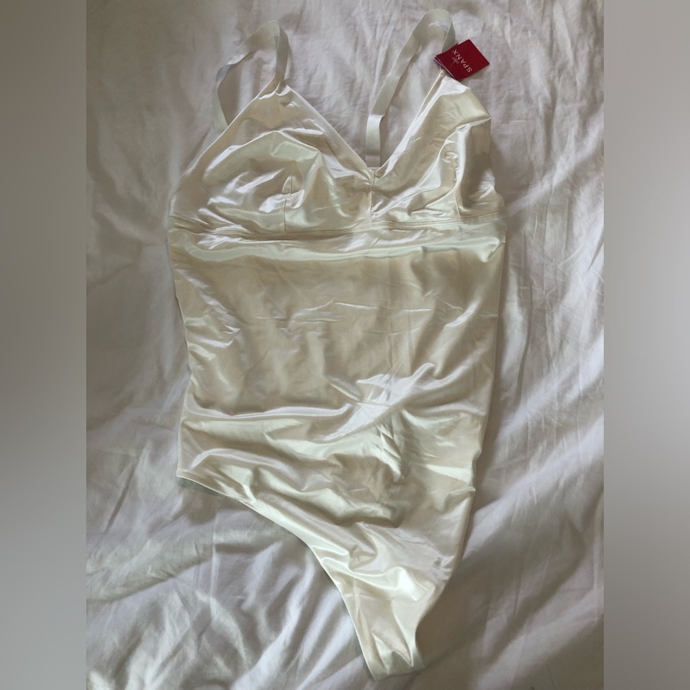 Spanx body suit white NWT 920/921